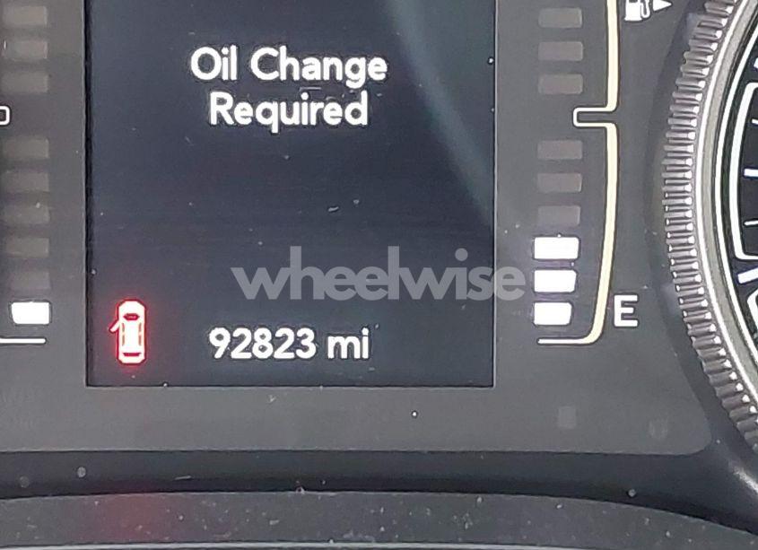 Photo 15 of 2019 Jeep Cherokee LATITUDE PLUS FWD (VIN 1C4PJLLB2KD178403)