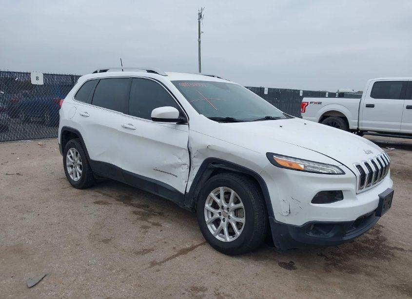 2018 Jeep Cherokee LATITUDE PLUS FWD (VIN 1C4PJLLB3JD518589) main photo