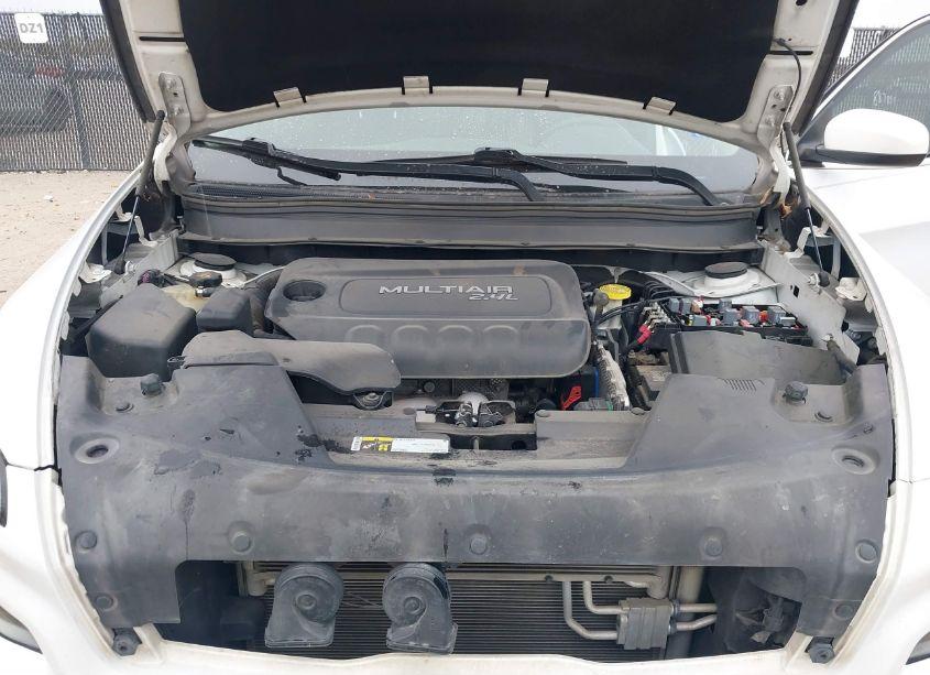 Photo 10 of 2018 Jeep Cherokee LATITUDE PLUS FWD (VIN 1C4PJLLB3JD518589)