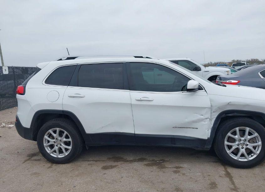 Photo 12 of 2018 Jeep Cherokee LATITUDE PLUS FWD (VIN 1C4PJLLB3JD518589)