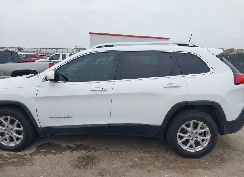 Photo 13 of 2018 Jeep Cherokee LATITUDE PLUS FWD (VIN 1C4PJLLB3JD518589)