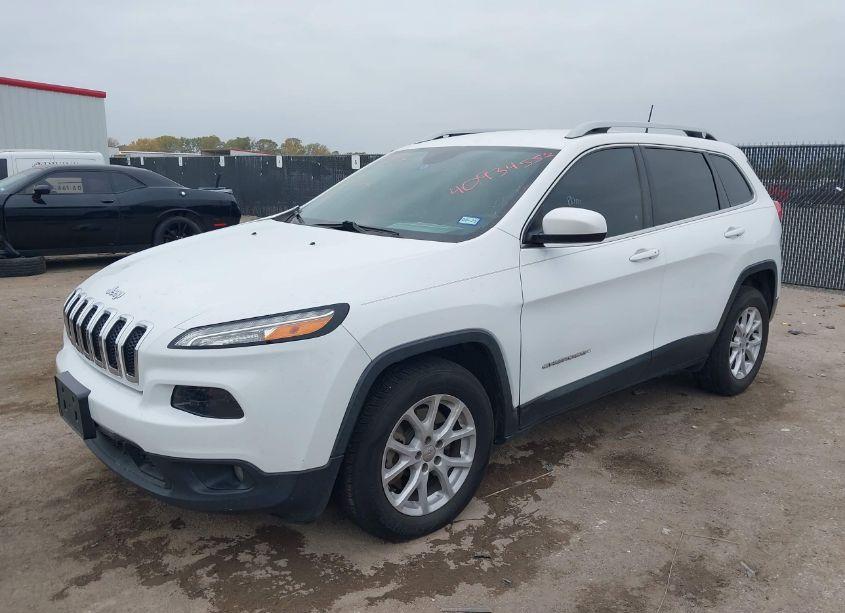 Photo 2 of 2018 Jeep Cherokee LATITUDE PLUS FWD (VIN 1C4PJLLB3JD518589)