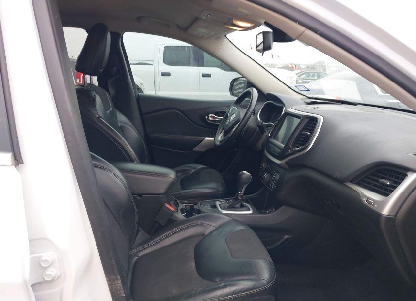 Photo 5 of 2018 Jeep Cherokee LATITUDE PLUS FWD (VIN 1C4PJLLB3JD518589)