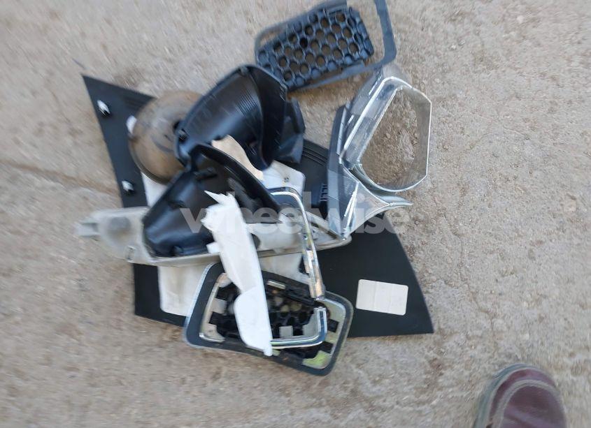 Photo 12 of 2019 Jeep Cherokee LATITUDE PLUS FWD (VIN 1C4PJLLB3KD205690)