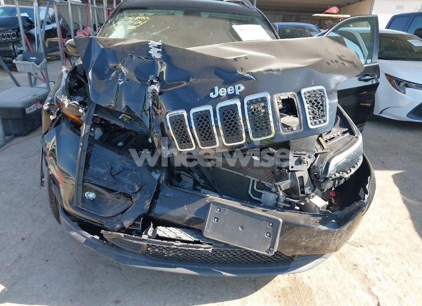 Photo 6 of 2019 Jeep Cherokee LATITUDE PLUS FWD (VIN 1C4PJLLB3KD205690)