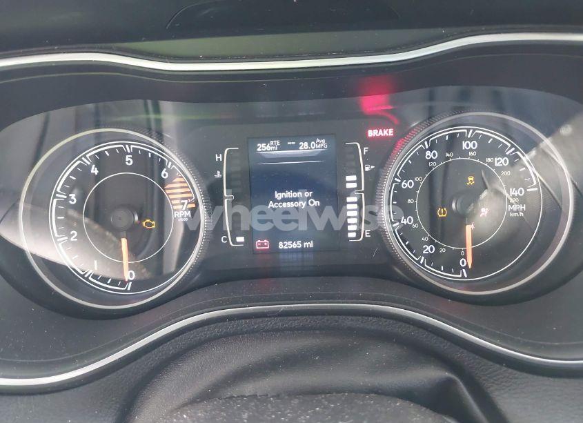 Photo 7 of 2019 Jeep Cherokee LATITUDE PLUS FWD (VIN 1C4PJLLB3KD205690)