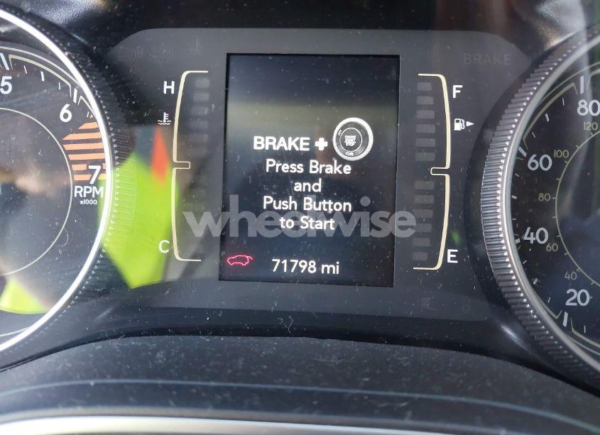 Photo 15 of 2019 Jeep Cherokee LATITUDE PLUS FWD (VIN 1C4PJLLB3KD366301)