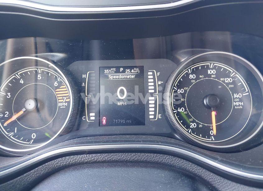 Photo 7 of 2019 Jeep Cherokee LATITUDE PLUS FWD (VIN 1C4PJLLB3KD366301)