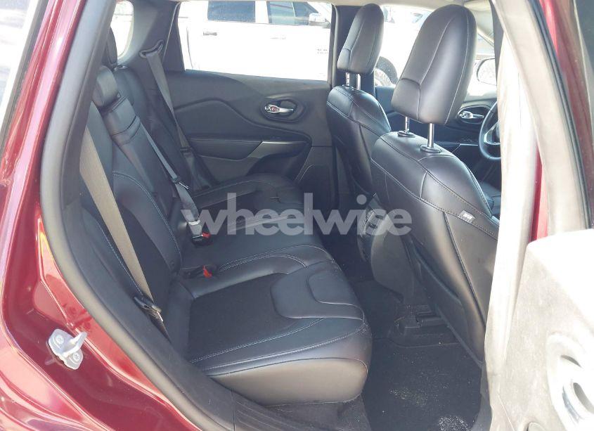 Photo 8 of 2019 Jeep Cherokee LATITUDE PLUS FWD (VIN 1C4PJLLB3KD366301)