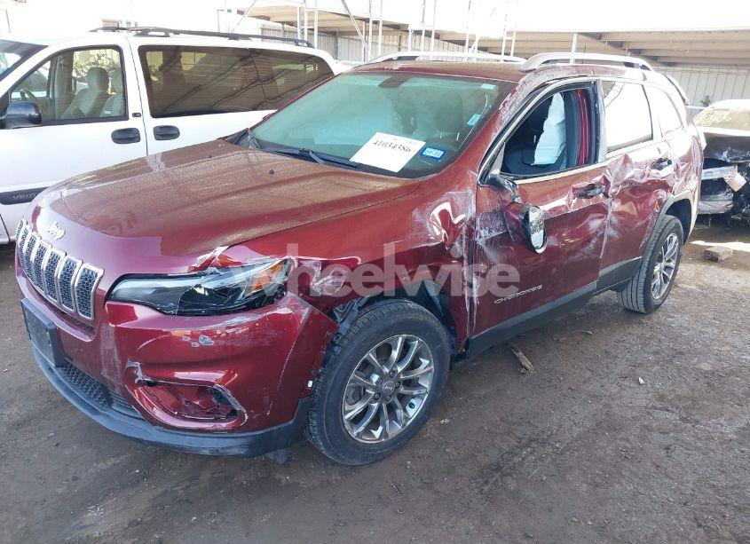 Photo 2 of 2019 Jeep Cherokee LATITUDE PLUS FWD (VIN 1C4PJLLB3KD393353)