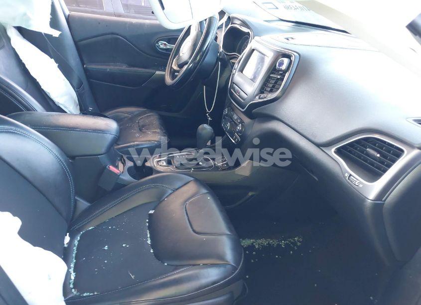 Photo 5 of 2019 Jeep Cherokee LATITUDE PLUS FWD (VIN 1C4PJLLB3KD393353)