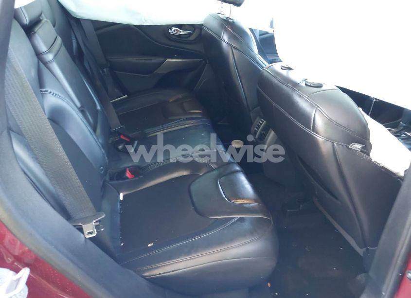 Photo 8 of 2019 Jeep Cherokee LATITUDE PLUS FWD (VIN 1C4PJLLB3KD393353)