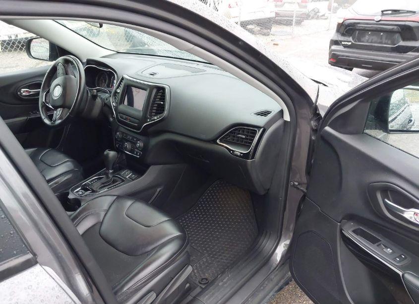 Photo 5 of 2020 Jeep Cherokee ALTITUDE FWD (VIN 1C4PJLLB3LD543771)