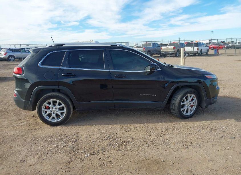 Photo 12 of 2018 Jeep Cherokee LATITUDE PLUS FWD (VIN 1C4PJLLB4JD511098)