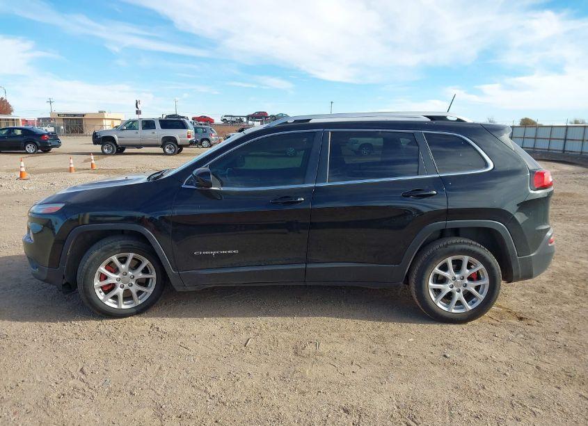 Photo 13 of 2018 Jeep Cherokee LATITUDE PLUS FWD (VIN 1C4PJLLB4JD511098)