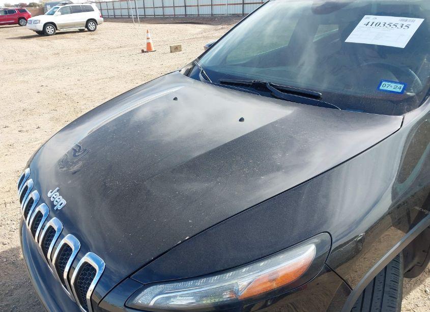 Photo 6 of 2018 Jeep Cherokee LATITUDE PLUS FWD (VIN 1C4PJLLB4JD511098)