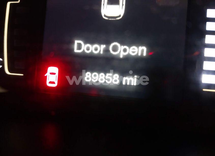 Photo 15 of 2018 Jeep Cherokee LATITUDE PLUS FWD (VIN 1C4PJLLB4JD524997)