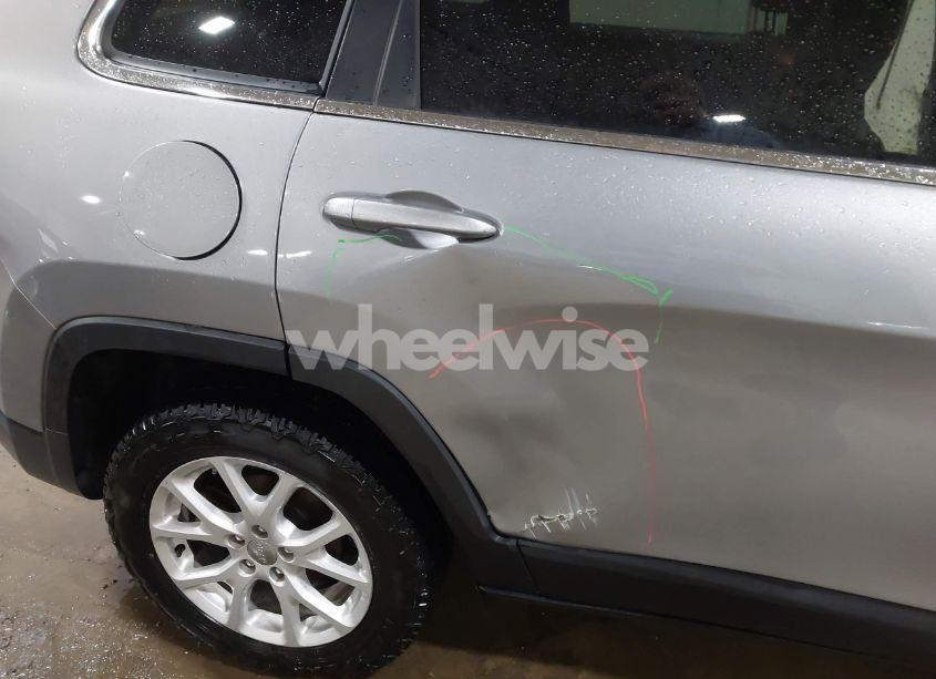 Photo 17 of 2018 Jeep Cherokee LATITUDE PLUS FWD (VIN 1C4PJLLB4JD524997)