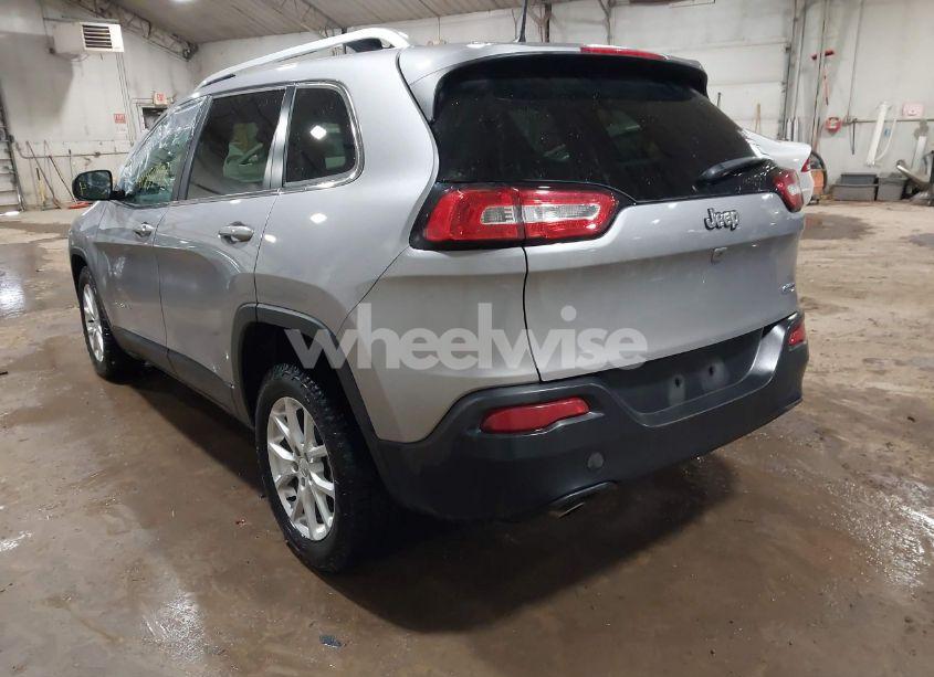 Photo 3 of 2018 Jeep Cherokee LATITUDE PLUS FWD (VIN 1C4PJLLB4JD524997)