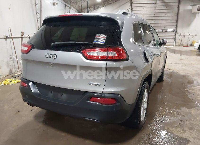 Photo 4 of 2018 Jeep Cherokee LATITUDE PLUS FWD (VIN 1C4PJLLB4JD524997)