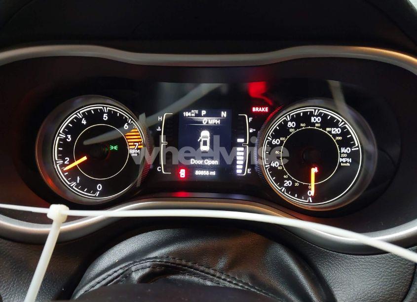 Photo 7 of 2018 Jeep Cherokee LATITUDE PLUS FWD (VIN 1C4PJLLB4JD524997)