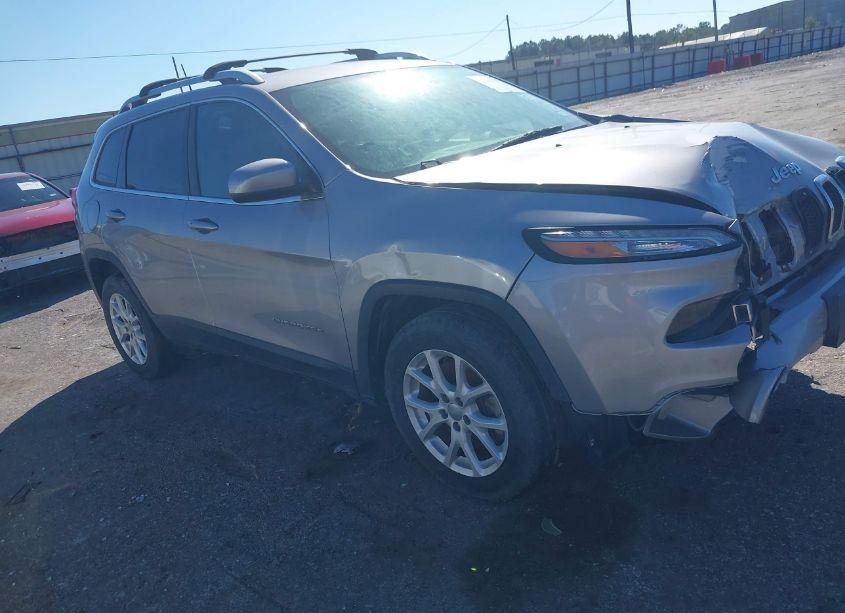 2018 Jeep Cherokee LATITUDE PLUS FWD (VIN 1C4PJLLB4JD538592) main photo