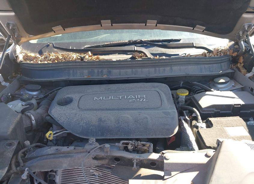 Photo 10 of 2018 Jeep Cherokee LATITUDE PLUS FWD (VIN 1C4PJLLB4JD538592)