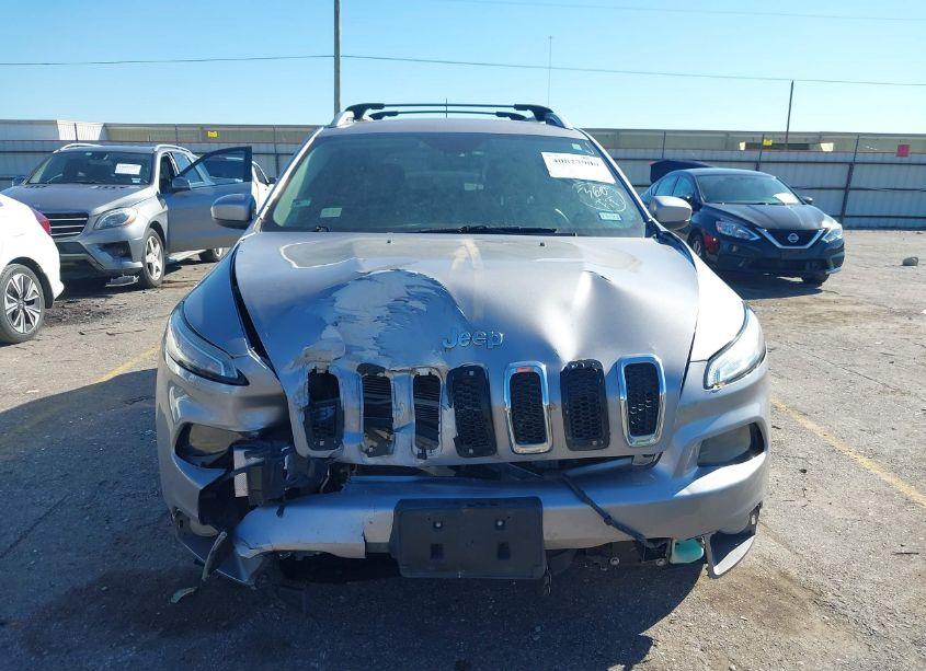 Photo 13 of 2018 Jeep Cherokee LATITUDE PLUS FWD (VIN 1C4PJLLB4JD538592)