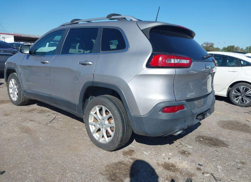 Photo 3 of 2018 Jeep Cherokee LATITUDE PLUS FWD (VIN 1C4PJLLB4JD538592)