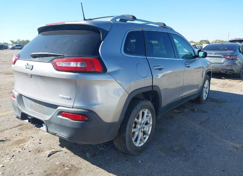 Photo 4 of 2018 Jeep Cherokee LATITUDE PLUS FWD (VIN 1C4PJLLB4JD538592)