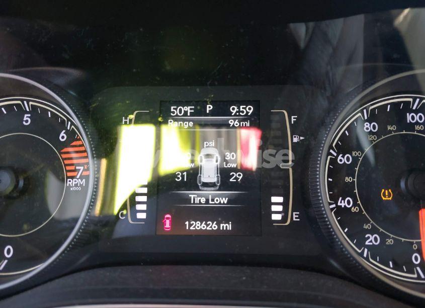 Photo 16 of 2019 Jeep Cherokee LATITUDE PLUS FWD (VIN 1C4PJLLB4KD110619)