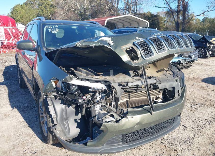 Photo 6 of 2019 Jeep Cherokee LATITUDE PLUS FWD (VIN 1C4PJLLB4KD110619)