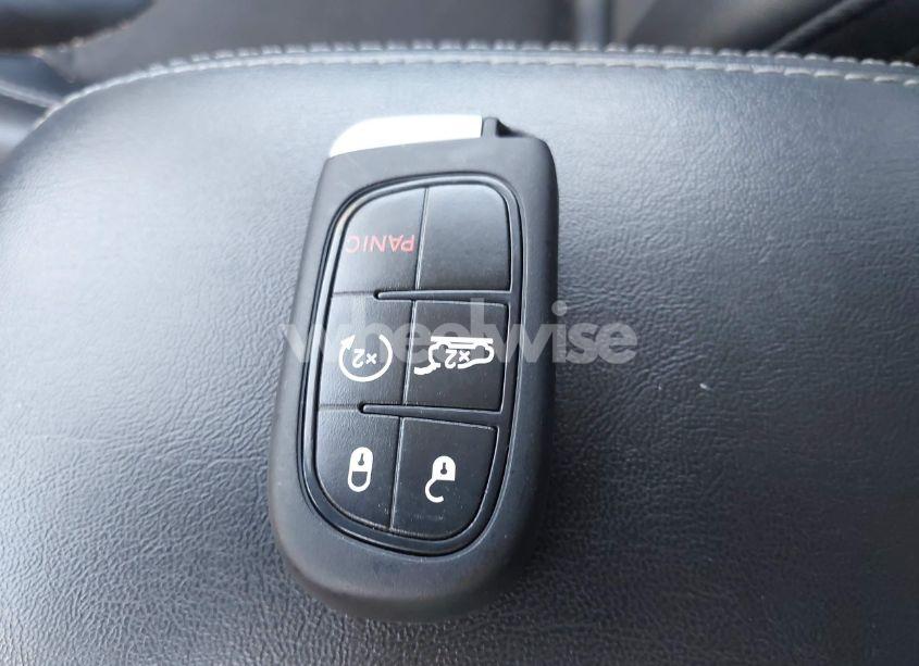 Photo 11 of 2019 Jeep Cherokee LATITUDE PLUS FWD (VIN 1C4PJLLB4KD130093)