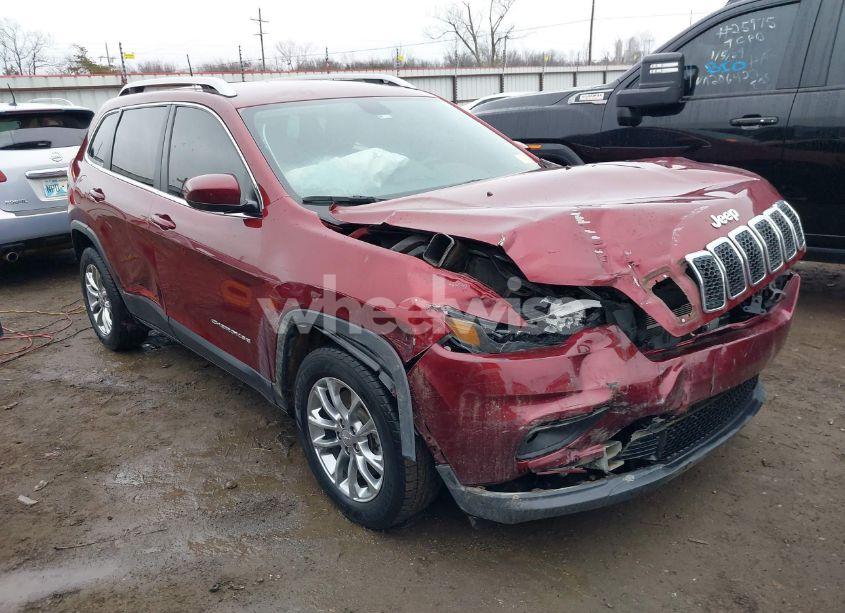 2019 Jeep Cherokee LATITUDE PLUS FWD (VIN 1C4PJLLB4KD226533) main photo