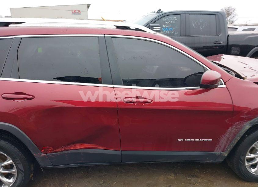 Photo 13 of 2019 Jeep Cherokee LATITUDE PLUS FWD (VIN 1C4PJLLB4KD226533)