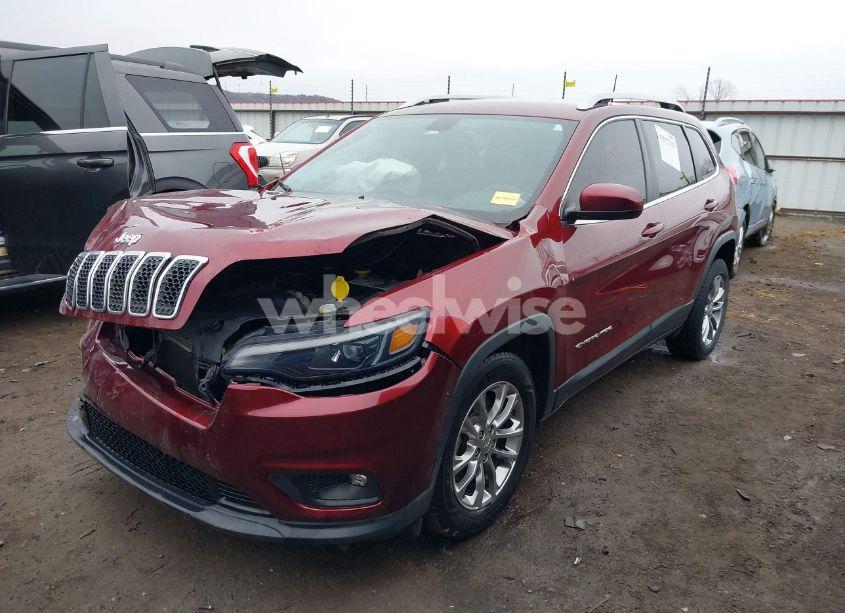 Photo 2 of 2019 Jeep Cherokee LATITUDE PLUS FWD (VIN 1C4PJLLB4KD226533)