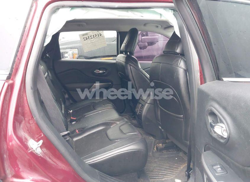 Photo 8 of 2019 Jeep Cherokee LATITUDE PLUS FWD (VIN 1C4PJLLB4KD226533)