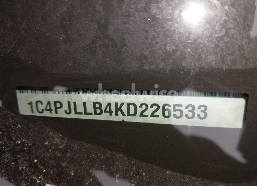 Photo 9 of 2019 Jeep Cherokee LATITUDE PLUS FWD (VIN 1C4PJLLB4KD226533)