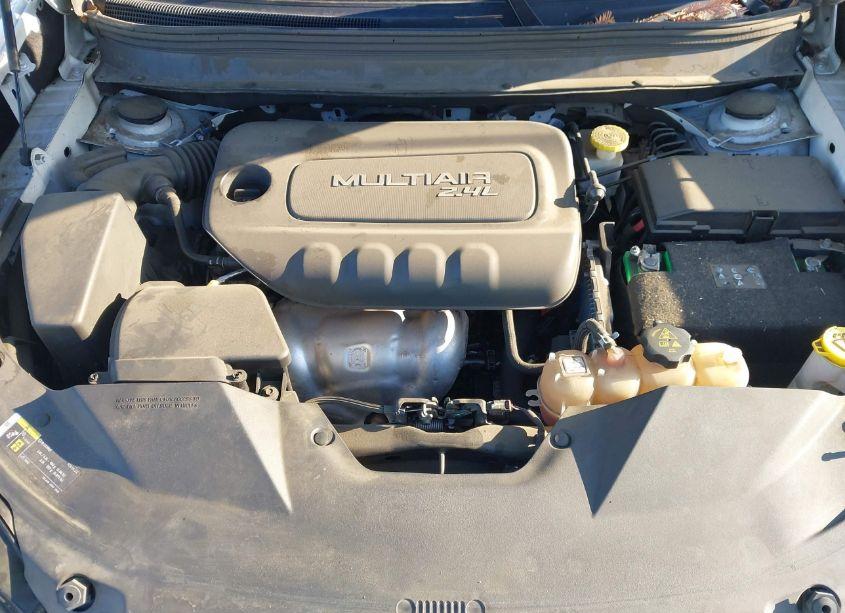 Photo 10 of 2019 Jeep Cherokee LATITUDE PLUS FWD (VIN 1C4PJLLB4KD240528)