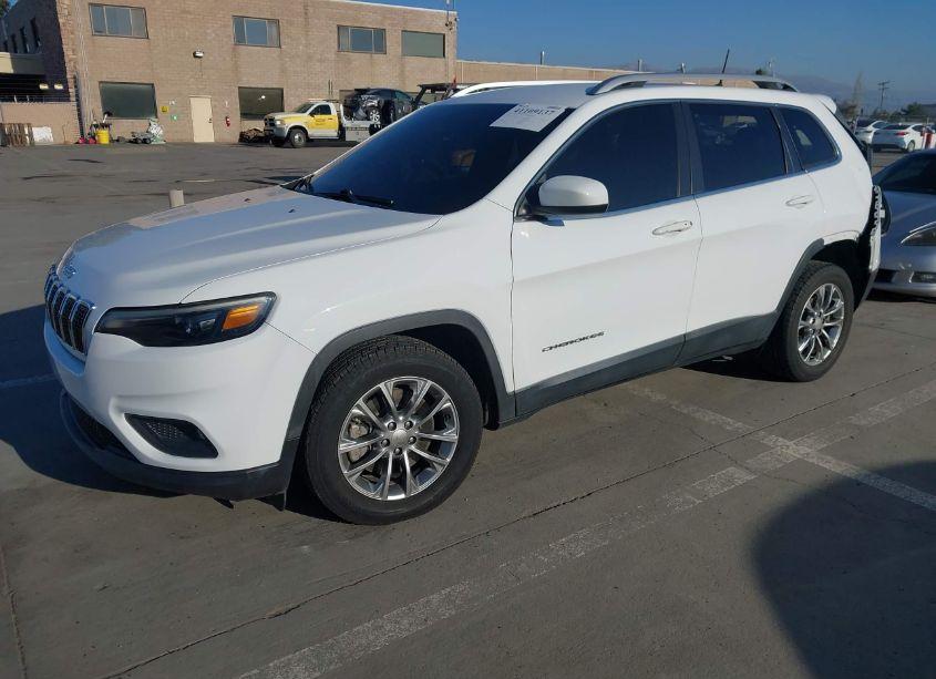 Photo 2 of 2019 Jeep Cherokee LATITUDE PLUS FWD (VIN 1C4PJLLB4KD240528)