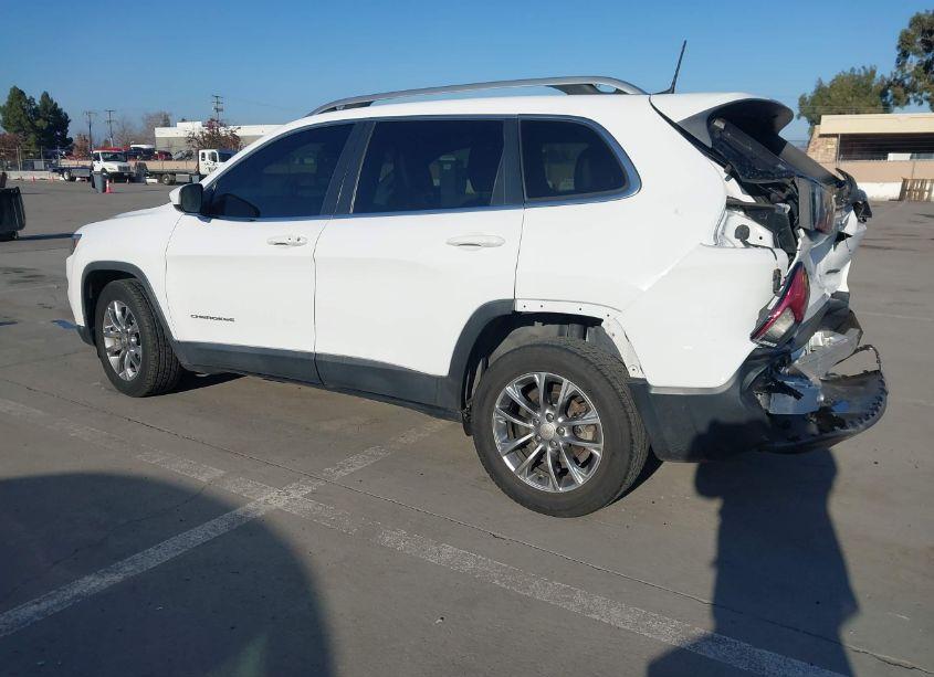 Photo 3 of 2019 Jeep Cherokee LATITUDE PLUS FWD (VIN 1C4PJLLB4KD240528)