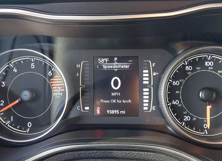 Photo 7 of 2019 Jeep Cherokee LATITUDE PLUS FWD (VIN 1C4PJLLB4KD240528)