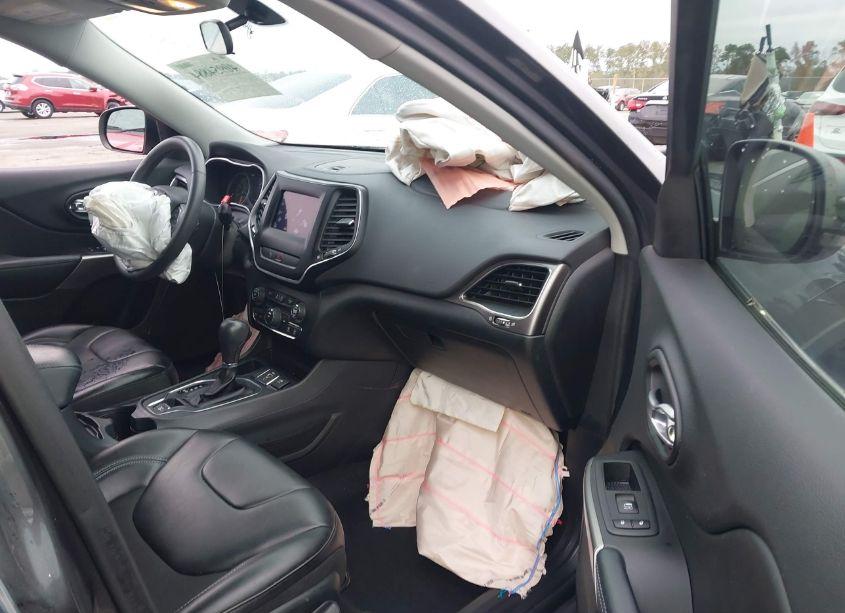 Photo 5 of 2020 Jeep Cherokee LATITUDE PLUS FWD (VIN 1C4PJLLB4LD577928)