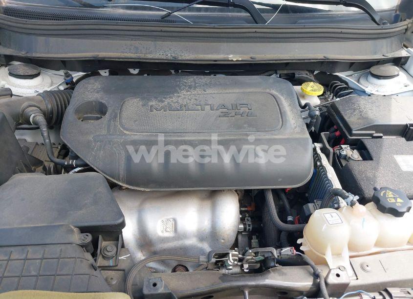 Photo 10 of 2019 Jeep Cherokee LATITUDE PLUS FWD (VIN 1C4PJLLB5KD263316)