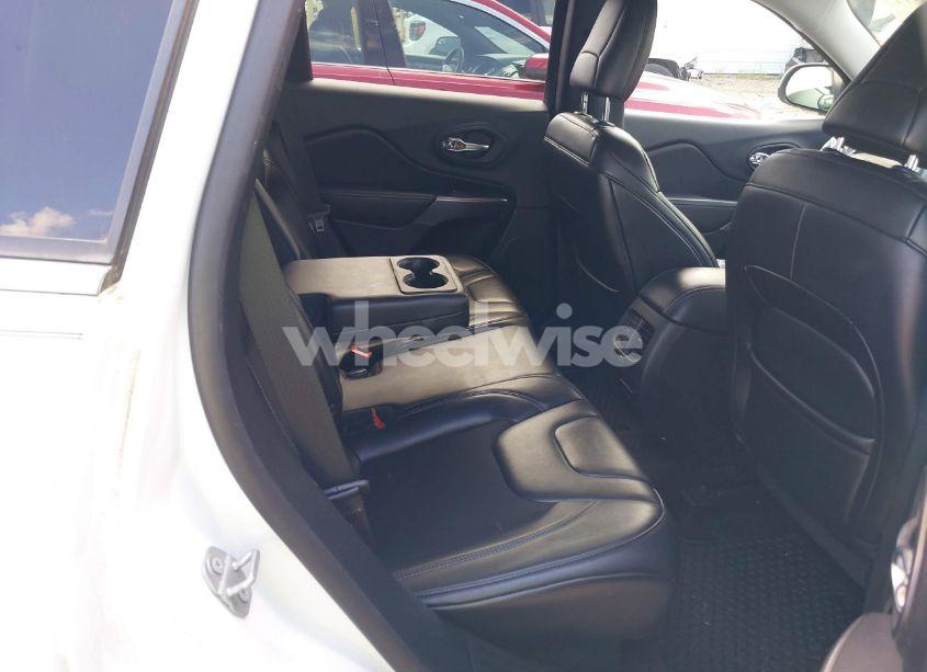 Photo 8 of 2019 Jeep Cherokee LATITUDE PLUS FWD (VIN 1C4PJLLB5KD263316)