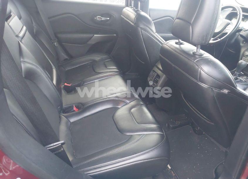 Photo 8 of 2019 Jeep Cherokee LATITUDE PLUS FWD (VIN 1C4PJLLB5KD297322)