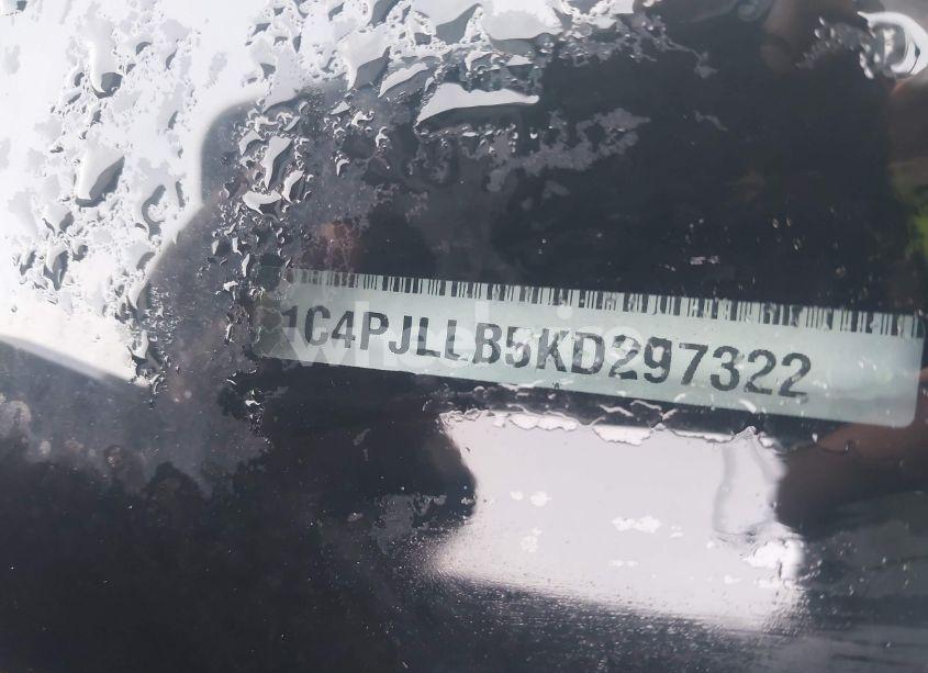 Photo 9 of 2019 Jeep Cherokee LATITUDE PLUS FWD (VIN 1C4PJLLB5KD297322)