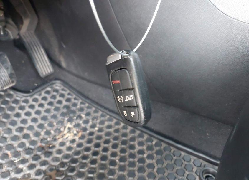 Photo 11 of 2019 Jeep Cherokee LATITUDE PLUS FWD (VIN 1C4PJLLB5KD346504)