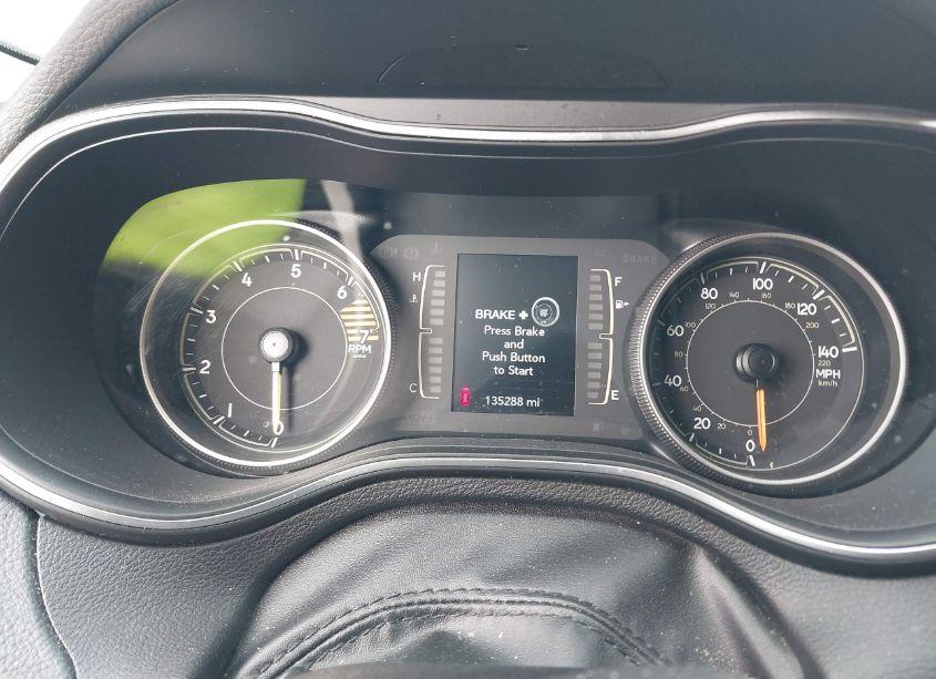 Photo 7 of 2019 Jeep Cherokee LATITUDE PLUS FWD (VIN 1C4PJLLB5KD346504)