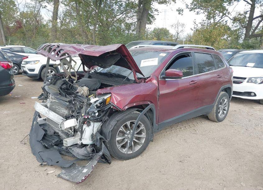 Photo 2 of 2019 Jeep Cherokee LATITUDE PLUS FWD (VIN 1C4PJLLB5KD404269)